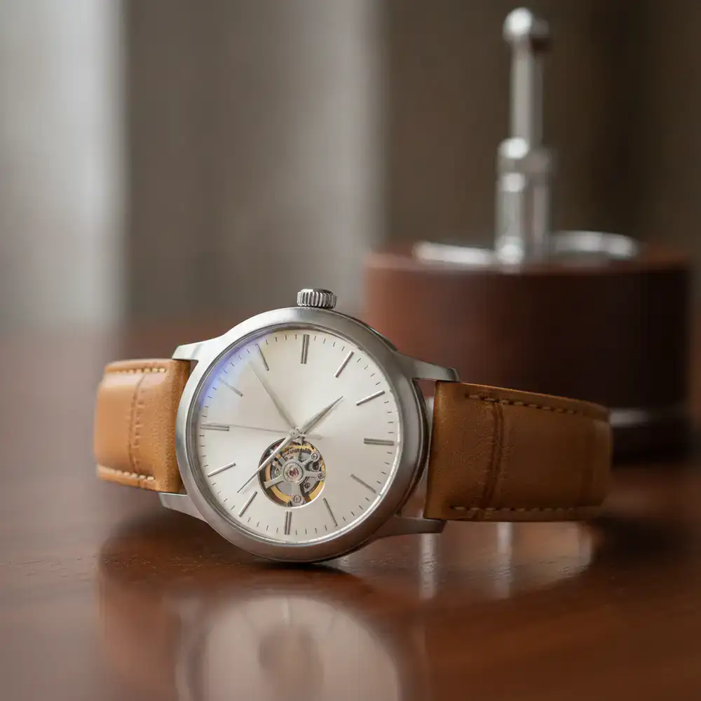 Reloj automático con correa de cuero